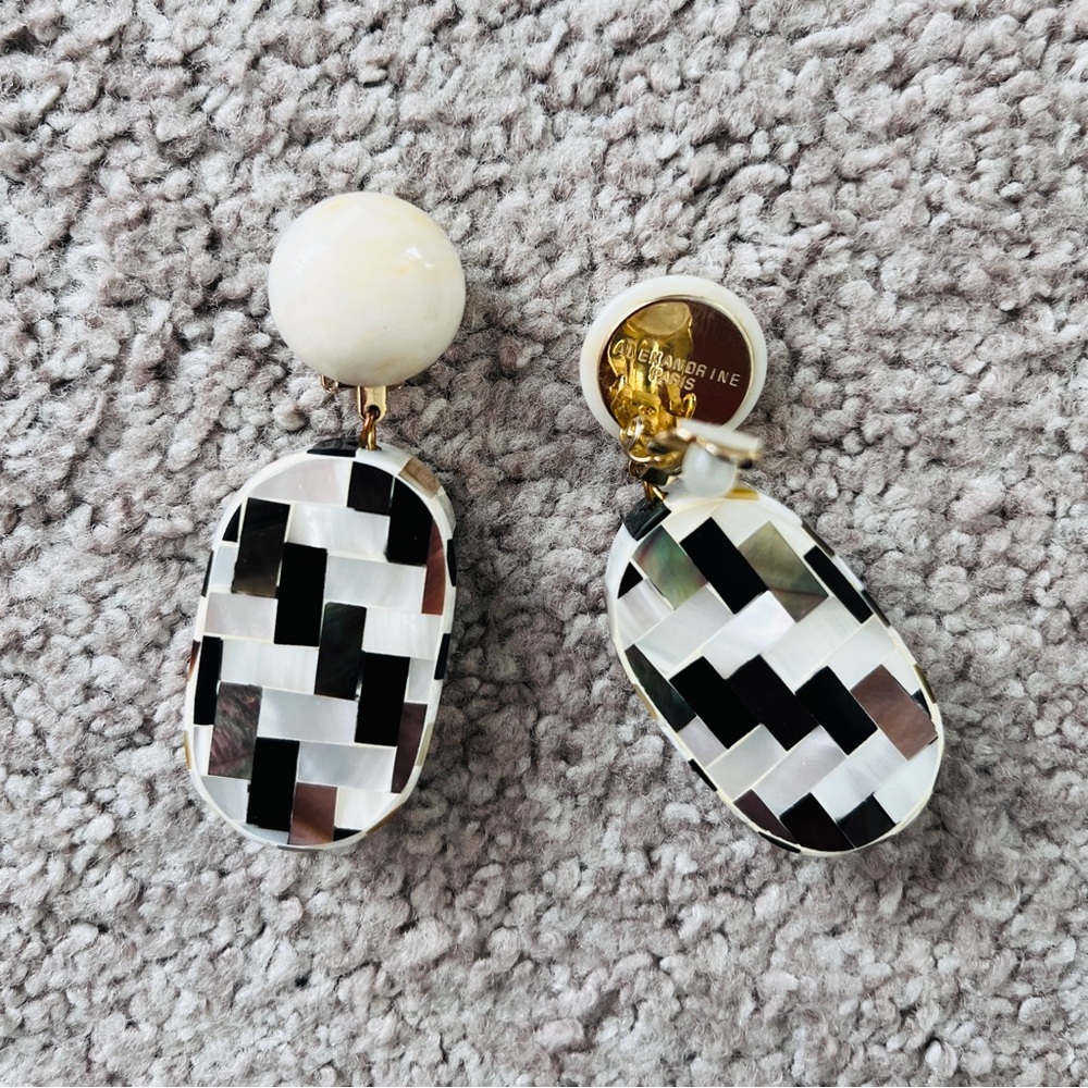 ALEXANDR INE PARIS Shell Dangle Earrings Black and White Brand New Made in Paris